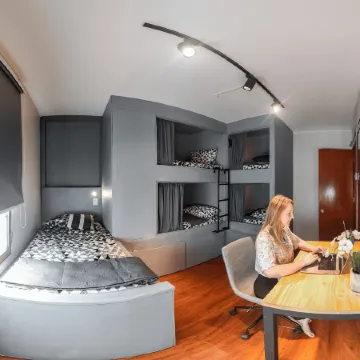 Hostel La Moneda Отели рядом с достопримечательностью «Культурный центр Эстасьон-Мапочо»