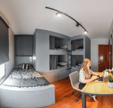 Hostel La Moneda Отели рядом с достопримечательностью «Культурный центр, монетный двор и площадь Сьюдадана»