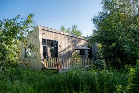 Waterlodge Blaupoatsje Отели в г. Grouw