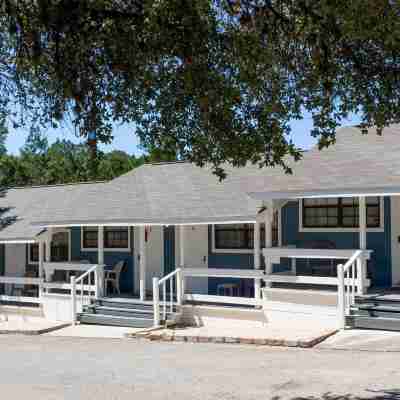 The Claire Hotel Hotel Exterior