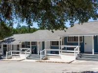 The Claire Hotel