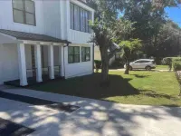 Contemporary Oasis with Private Deck Patio - Upscale Luxury Hotel a Decatur