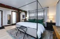 Modern Condo - King Bed- 8 Mins to Downtown Stowe