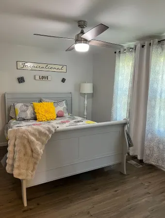 Charming 1940’s Ronda House Wilkes County NC Stone Mountain , wineries , NASCAR Отели в г. Эдвардс