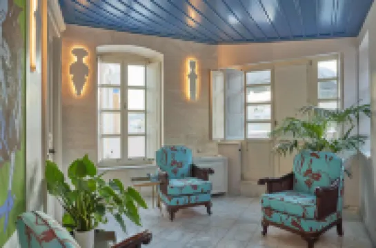 Villa Selena - 1830s Art-House Suites in Vaporia, 50m from Asteria Beach