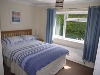 Sea Dunes - a Croyde bungalow with sea views & easy walk to the beach or village