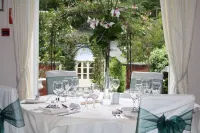 Fox & Hounds Country Hotel