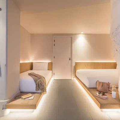 Zedwell Underground Hotel Tottenham Court Rd Отели рядом с достопримечательностью «Площадь Гордон-сквер»