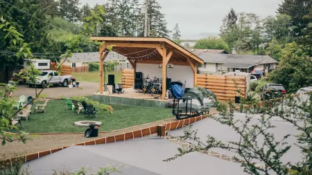 LOGE Camps Westport Отели рядом с достопримечательностью «P. Kelly Boss Ocean Walk Landing»