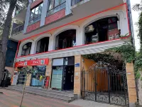 Karvi Hostel & Suites
