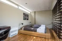 Studio Rio Unique Space with Garden and Garage