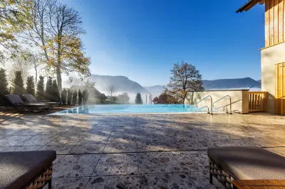Hideaway Hotel Montestyria Chalets & Suiten Hoteles cerca de Gruner See
