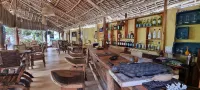Salama & Mbuyuni Bungalows - Bares