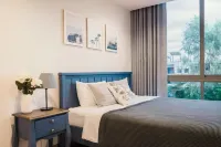 Sandbox beachfront villa2 Hoteles en Laem Chabang