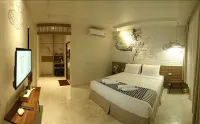 Koh Ngai Paradise Beach