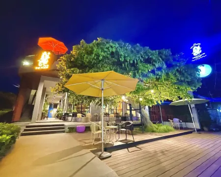 โรงแรมเดอะ โพเอม โรงแรมในอำเภอ แกลง