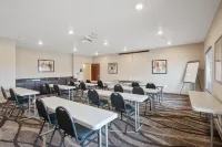 Cobblestone Hotel & Suites - Austin - Bãi đậu xe