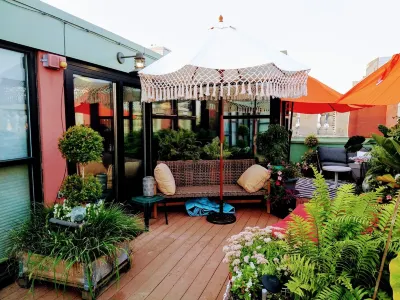 Lush Rooftop Terrace  City views A luxurious stay in  Central Downtown Area