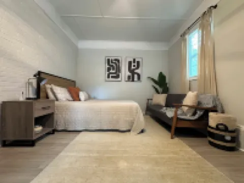 Modern And Spacious Studio Retreat