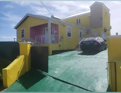 Charming 1-bedroom apartment in Barbados close to U.S. Embassy and Airport Hotel a 