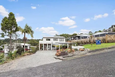Water Light - Mangonui Harbour views