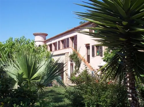Charming house with swimming pool and near the beach, promo September - October