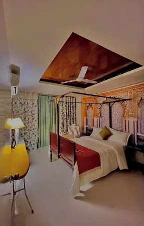 Aesthetic 2B apt in Banjara Hills, done up in a comfy eclectic and antique style Отели рядом со станцией Secunderabad Junction Railway Station