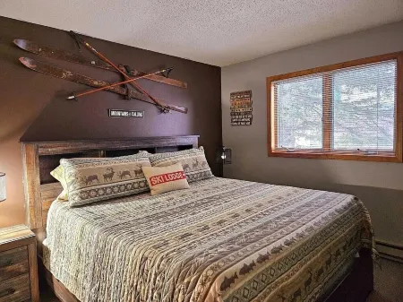 Ski in/Ski Out Entire Condo Sleeps 4 @ Jackson Creek Summit