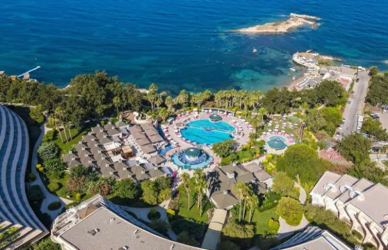 大藍天國際度假村 - 全包