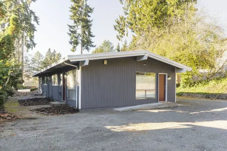 Walkable condo in heart of vibrant D/n Redmond,  m/s from Microsoft, woodinville Отели рядом с достопримечательностью «Microsoft Building 88»