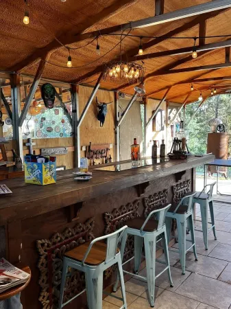 Waterfront Bandera Rustic Cabin on River-pet friendly