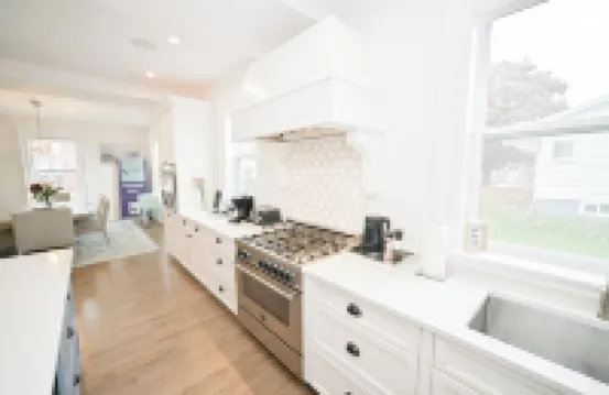 Large Home downtown Saint Andrews within walking to Beach, Shops and Restaurants 聖安德魯斯酒店