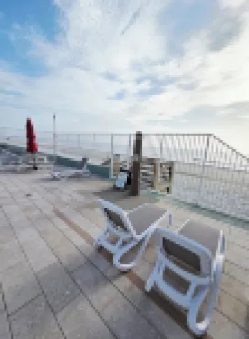 Top Floor Cozy Studio with Oceanview & Kitchenette