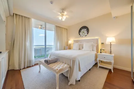 Lujoso Apartamento Familiar en el Area mas Segura y Corporativa de Asunción