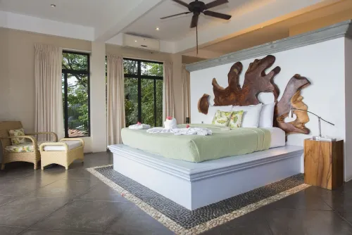 Balinese Style Tropical Villa w/4 suites Huge Ocean Views Private Pool