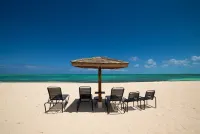 “Coastal Bliss: Stunning 2-Bedroom Condo with breathtaking Beach and Pool Views”