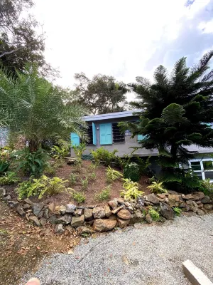 Palm Deck, a private slice of paradise overlooking the ocean Hotels in 