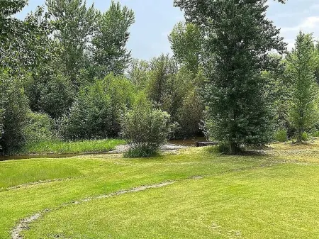 Creekside Cabin Near Salmon Idaho and the Salmon River