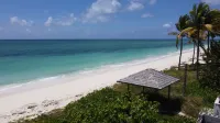 Charming 3 Bedroom Suite 200 steps to Beach, car available
