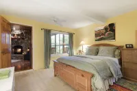 Charming Vintage 1950's Cottage