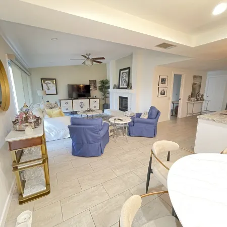 Beautiful condo on golf course, pool and jacuzzi pickle ball and tennis. Отели рядом с достопримечательностью «Melissa Morgan Fine Art Gallery»