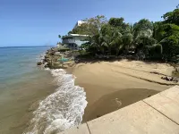 The Mansion at Casa Aguas Azules - 3-Bedroom Beachfront Villa with Pool