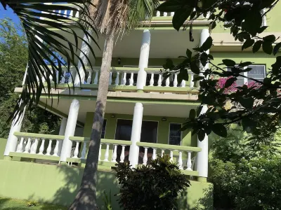 Perfect 1-bedroom unit with outdoor pool のホテル