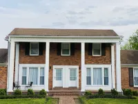 Modern | Elegant | Convenient Hotels near Kroger