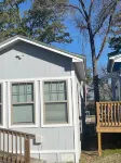 Awesome Tiny house on Lake Conroe steps from the Lake