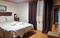 T2 4 km from the beach, with pool and garden - 2-Star