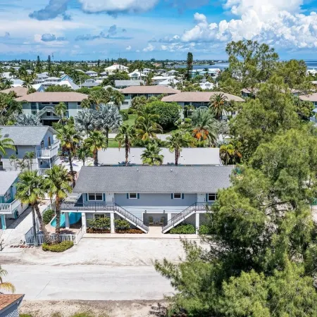 Island Retreat: Walk to Beach + Pool & Updated Kitchen