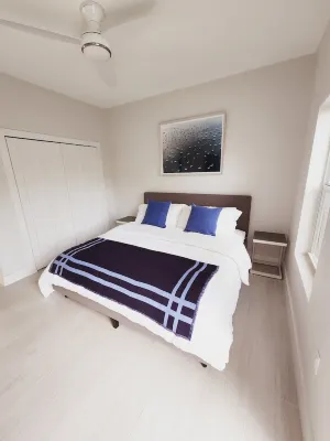 Modern 2 Bed walking distance to the beach