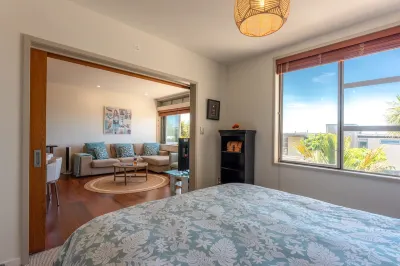 The Sands Apartment 19 - Stay Waiheke Hôtels à : Onetangi