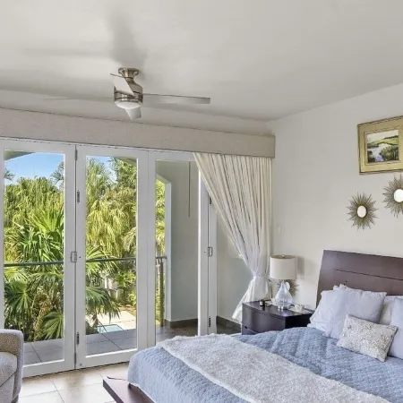 Casa Bravo-Premier BEACH VIEW- Shacks Beach-Near Villa Montana Beach Resort